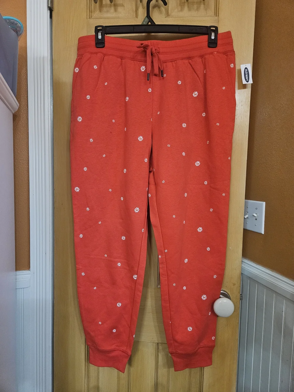 Old Navy Women's Red Floral Jogger Sweatpants